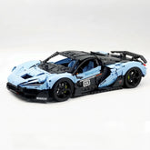 McLaren W1 Ultime à l'échelle 1:8 | Édition personnalisée bleu clair | Livrée dans son coffret cadeau d'origine (plus de 4200 exemplaires)