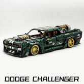 1: 8 Dodge Challenger, Pearlescent Green Paint Customized Version (3751 Pcs)