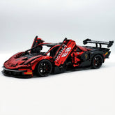 1:8 La Lamborghini Essenza SCV12 Ultime, Édition Limitée Rouge Miroir (4100+ exemplaires)