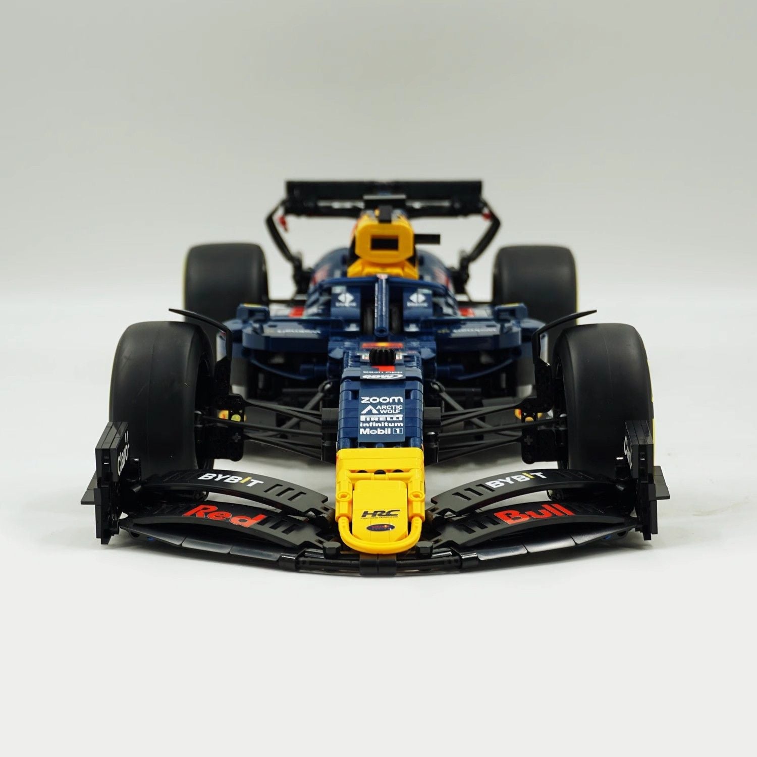 Ultimate Oracle Red Bull Racing (2463 Pcs) - BAV BRICK