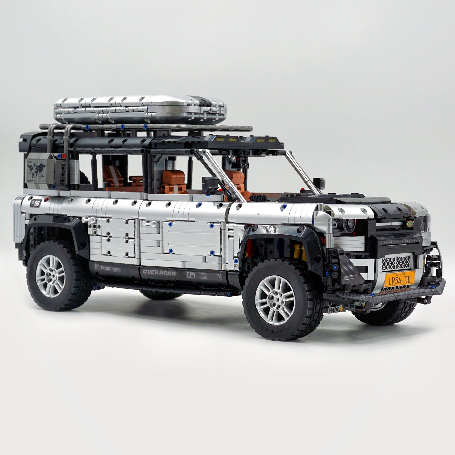 Blocs de construction MOC tout-terrain argentés Land Rover 1:8 et jouet d'ingénierie électrique, télécommande (5268 pièces)