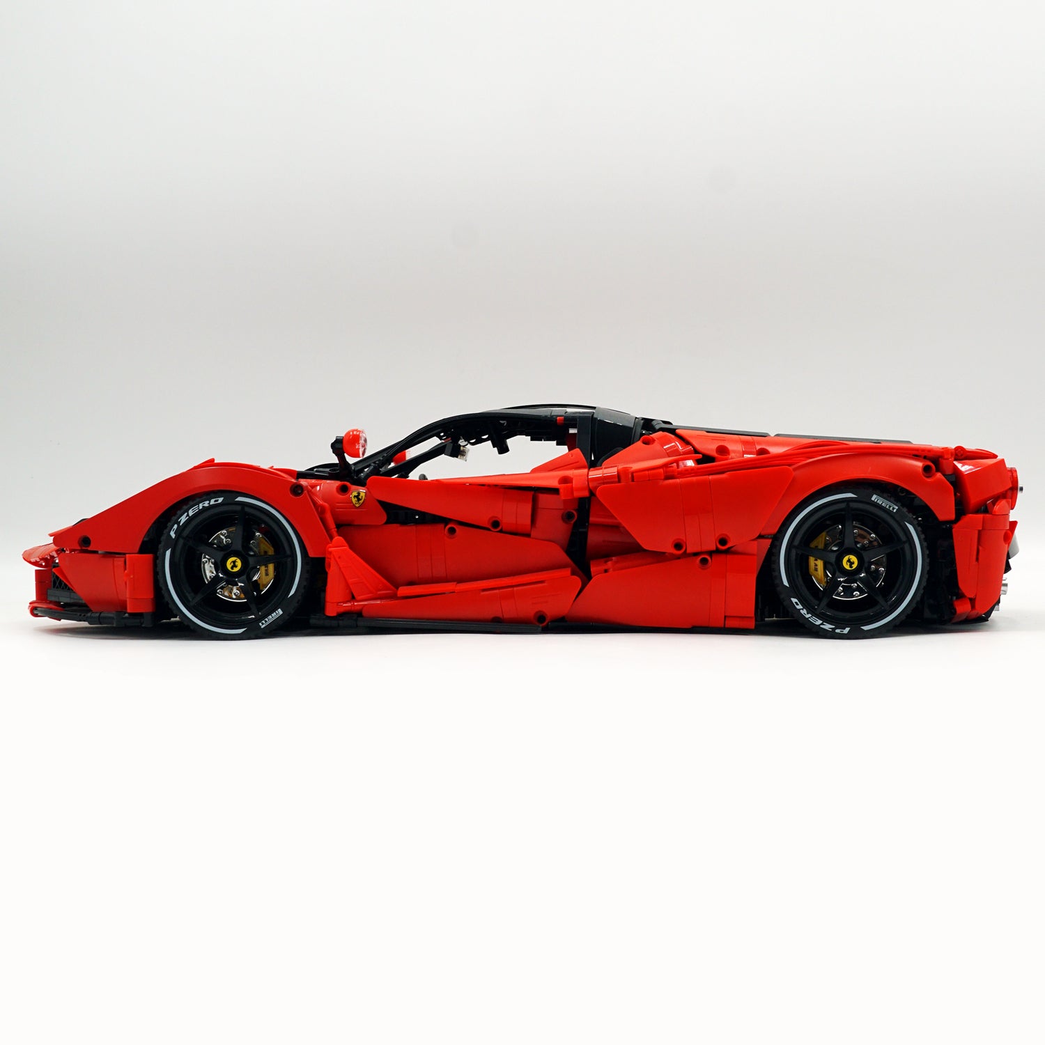 1: 8 LaFerrari C6 Sportcar Building Set, Fully Detailed Simulation, The Ultimate Collectible, None-Remote Controlled (4739Pcs) - BAV BRICK