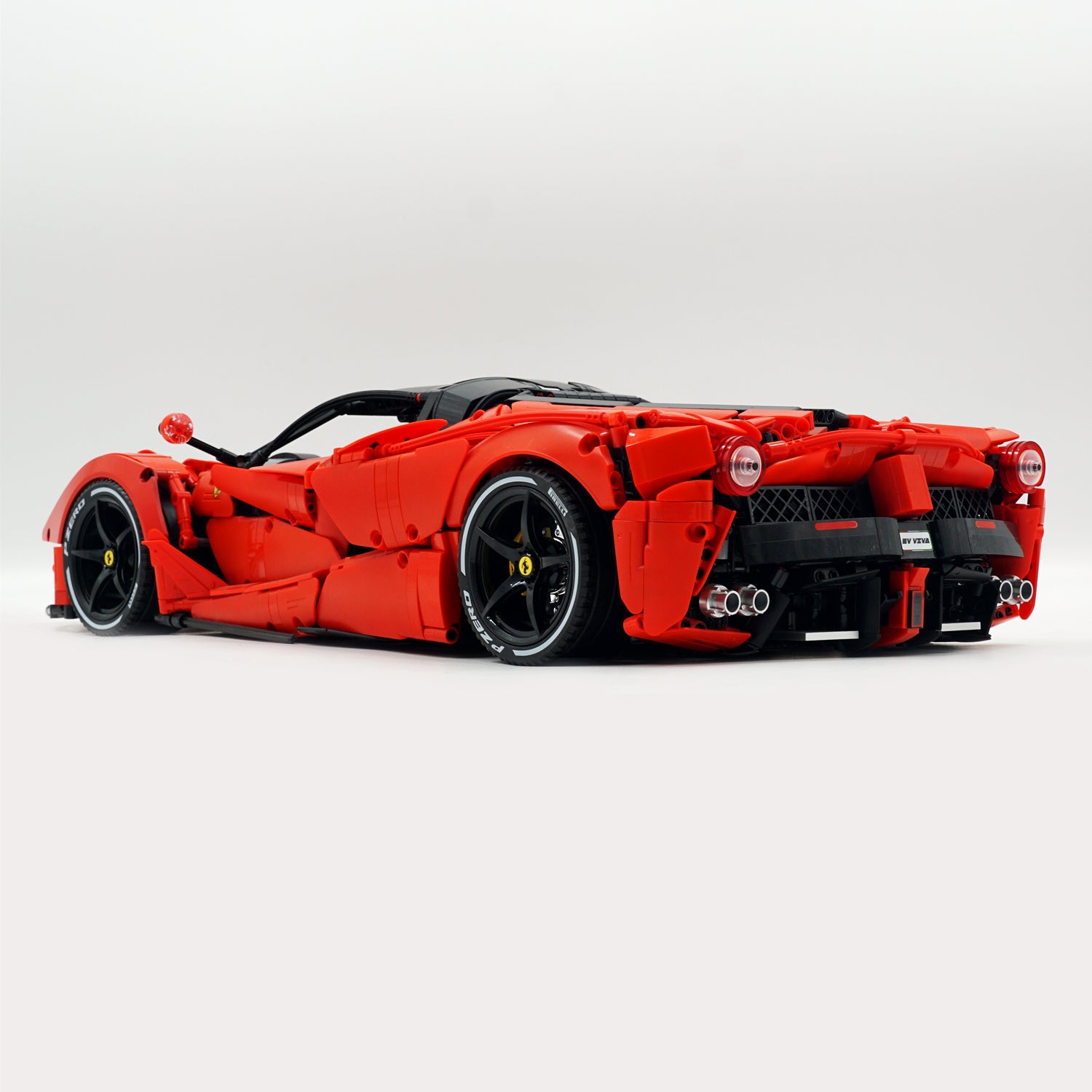 1: 8 LaFerrari C6 Sportcar Building Set, Fully Detailed Simulation, The Ultimate Collectible, None-Remote Controlled (4739Pcs) - BAV BRICK