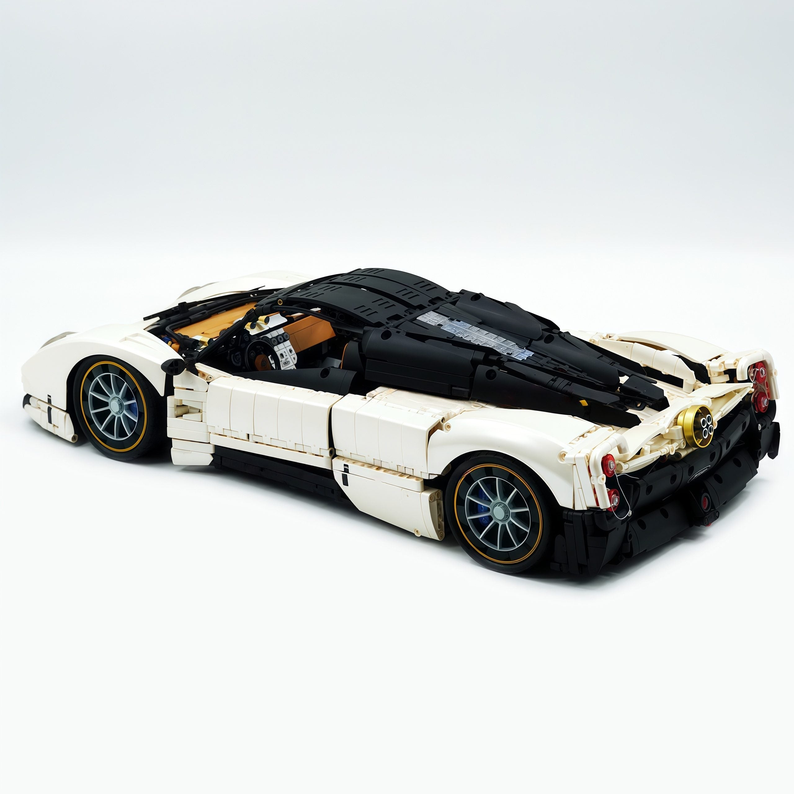 1:8 Pagani Utopia Custom off-white paint – The Ultimate V12 Italian Hypercar (4688 PCS) - BAV BRICK