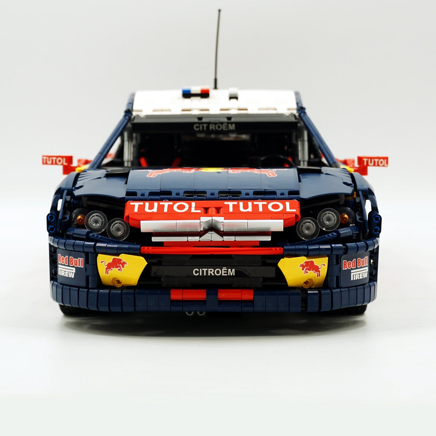 1:8 Citroën C4 WRC French Rally Car | 4606pcs