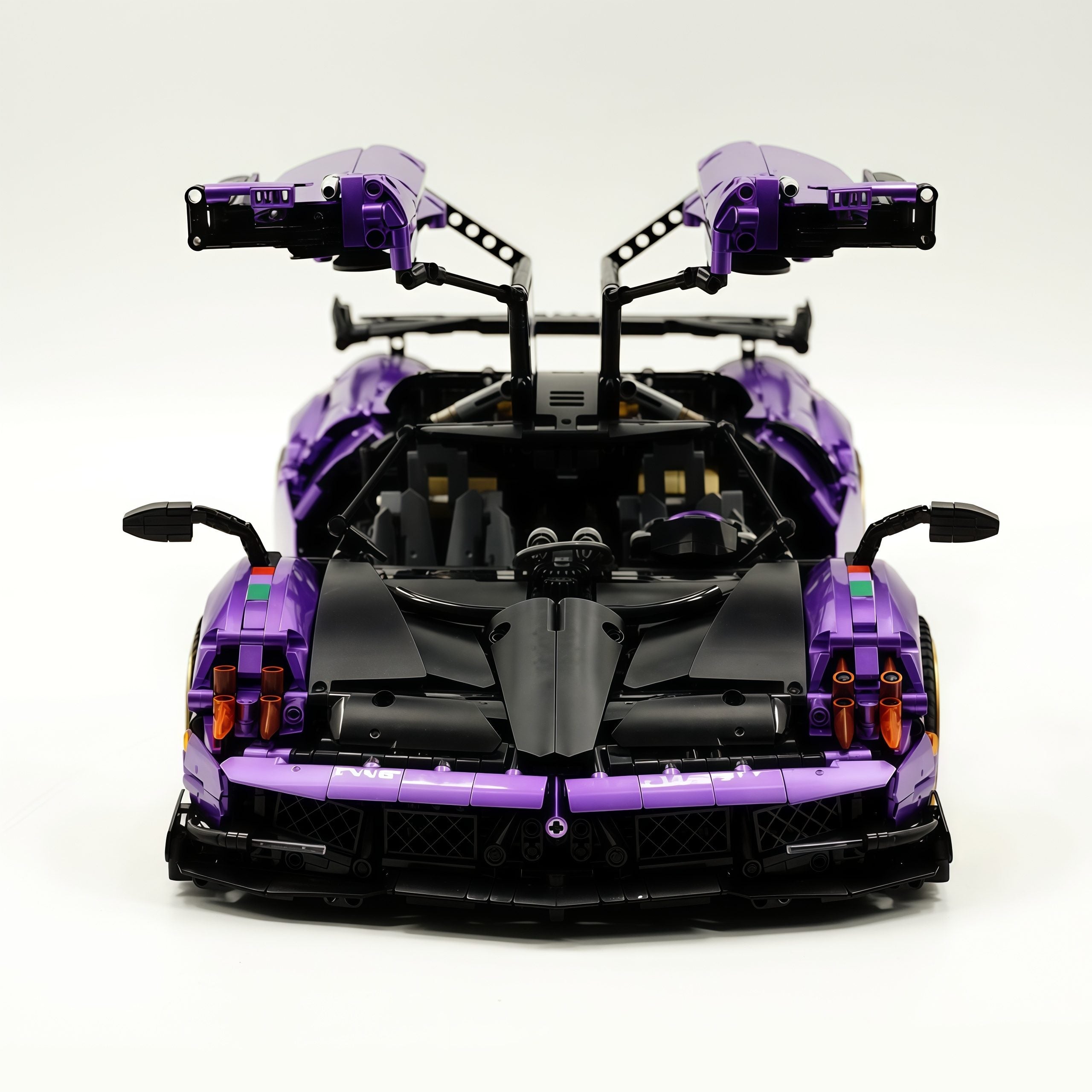 1: 8 Pagani Huayra BC Violet Paint finish Customized Ultimate Edition (4708 Pcs)