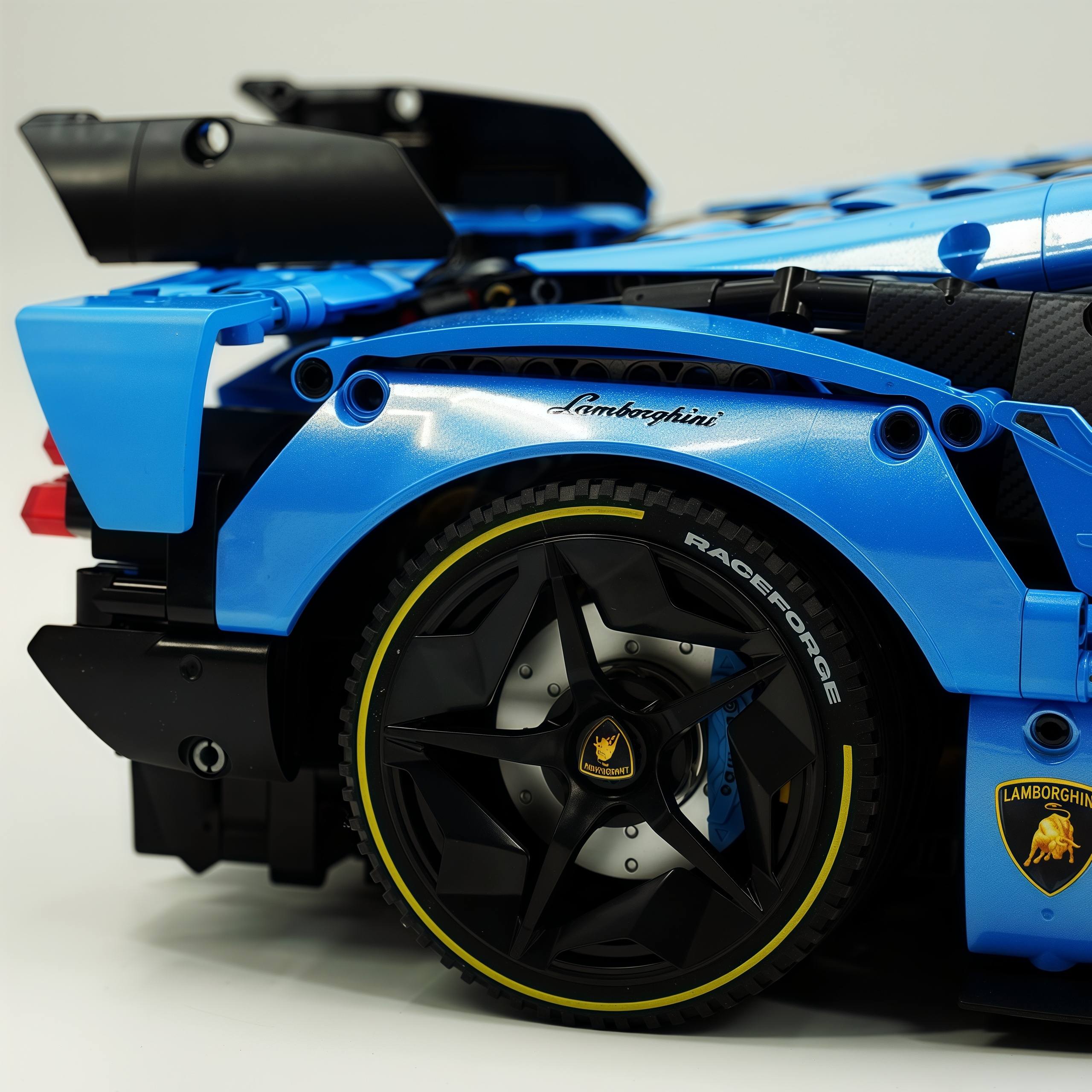 1: 8 Lamborghini One Off: Auténtica, Paint Pearl Blue Version, Motorized Convertible Switch Mode, Full Vehicle Motorization (3392 Pcs)
