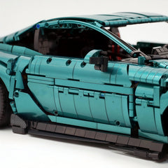 1:8 Aston Martin Valour | RC British Hypercar | Emerald Green Pearlescent Paint Edition (3828 PCS) - BAV BRICK