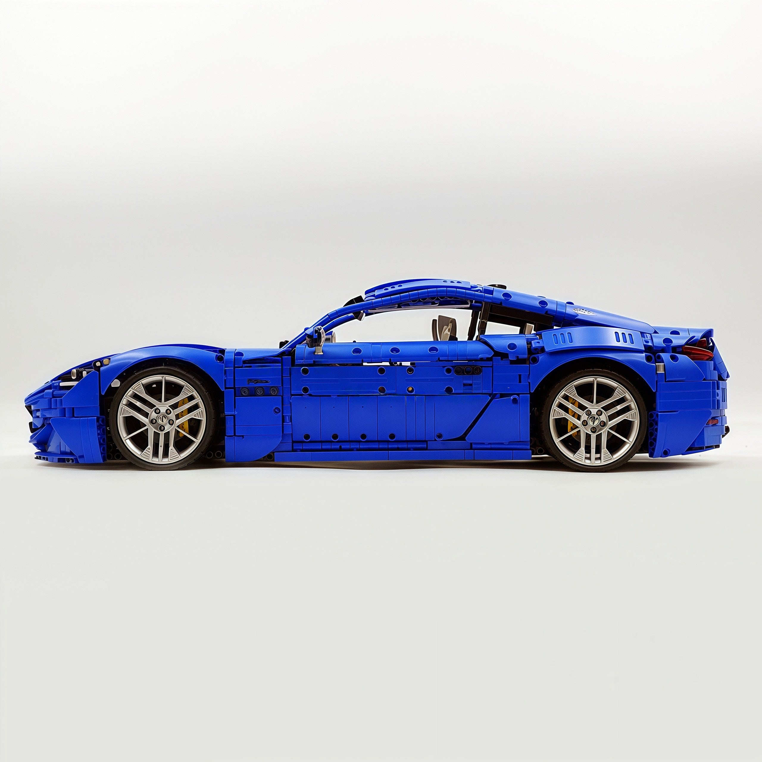 1:8 Officially Licensed Maserati GranTurismo (5400+ PCS)