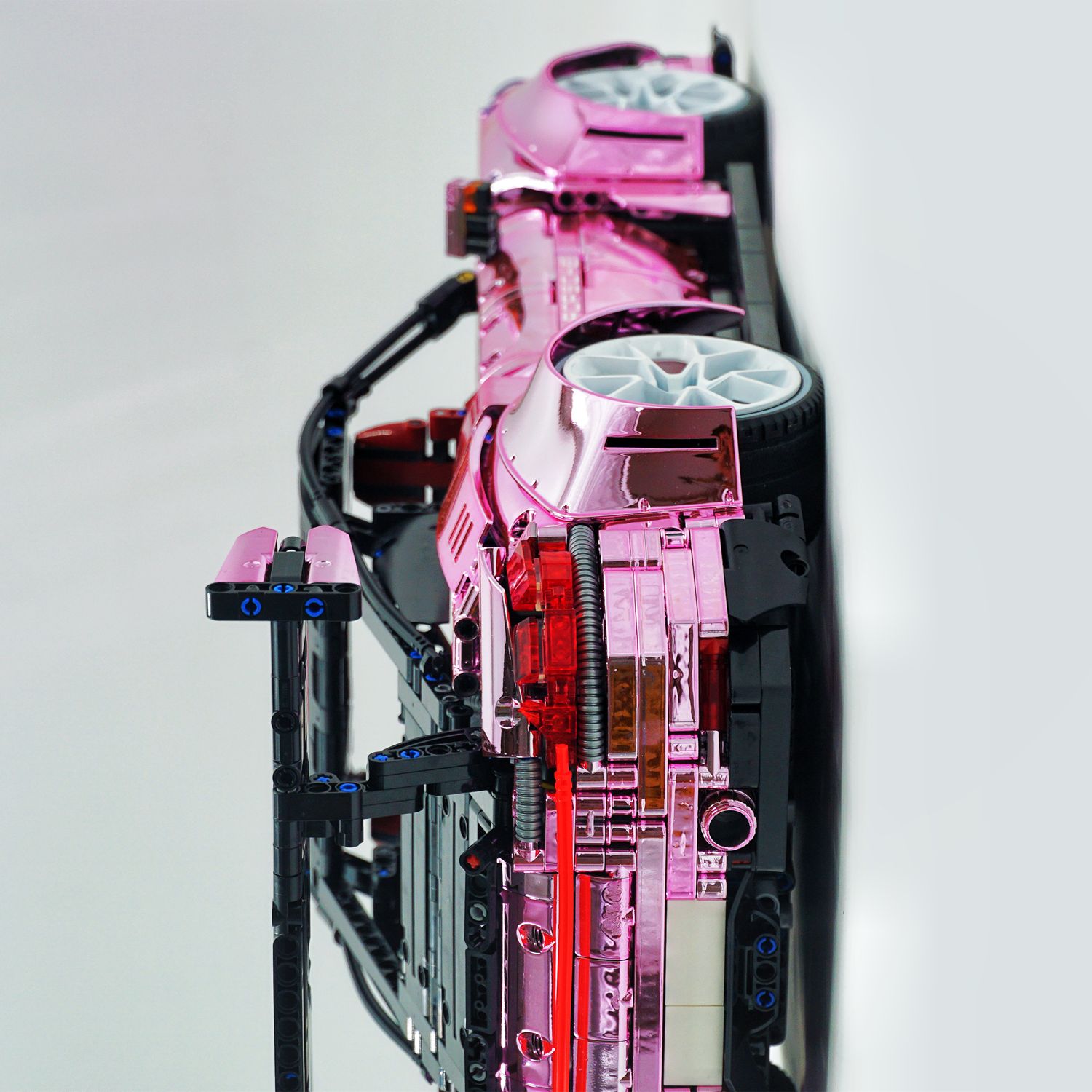 1: 8 Porsche GT2 RS, Limited Mirror Electroplated Edition (3389 Pcs)