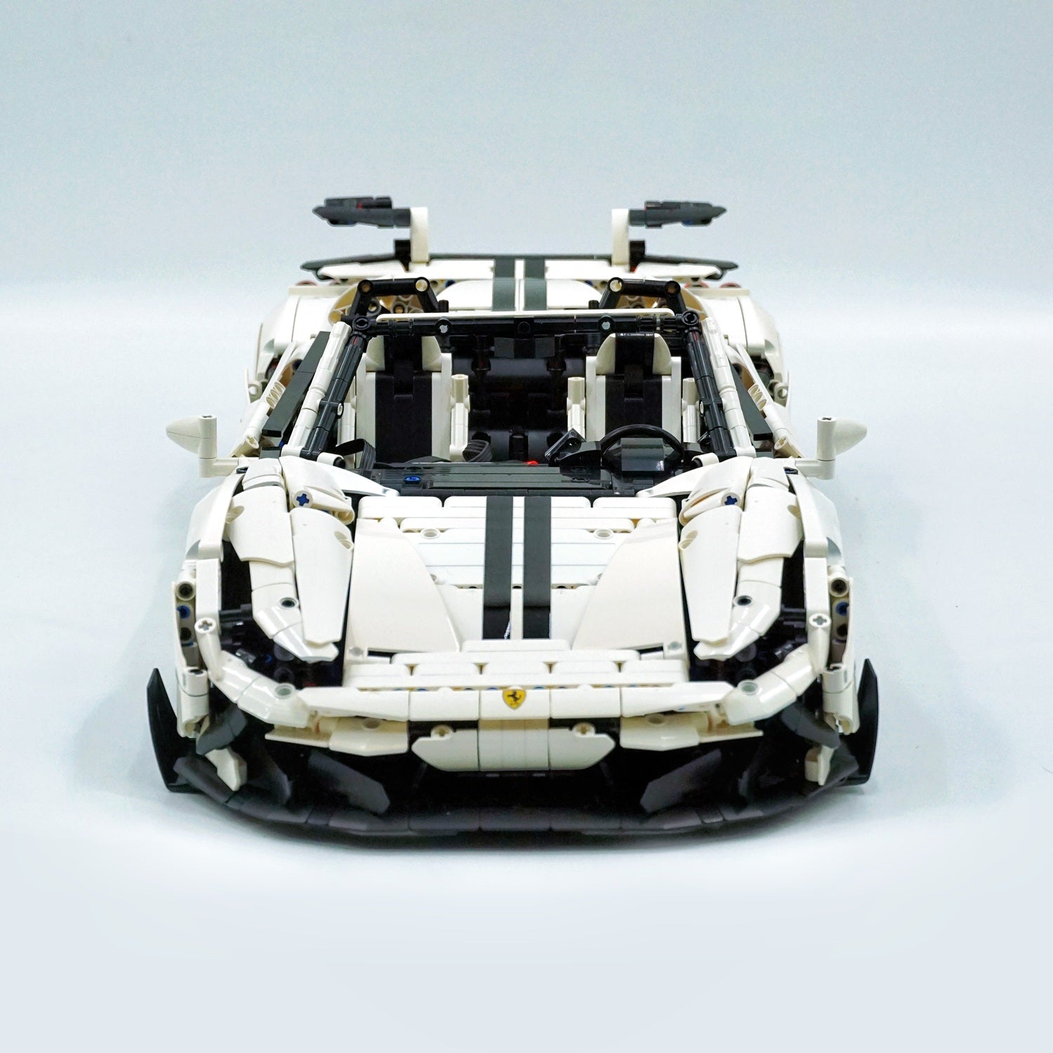 1:8 The Ultimate Ferrari F8XX Convertible, White Goddess Custom Edition (3781 PCS)