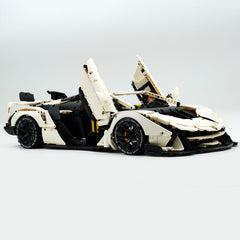 1: 8 Lamborghini One Off: Auténtica, White Goddess Version, Motorized Convertible Switch Mode, Full Vehicle Motorization (3392 Pcs)