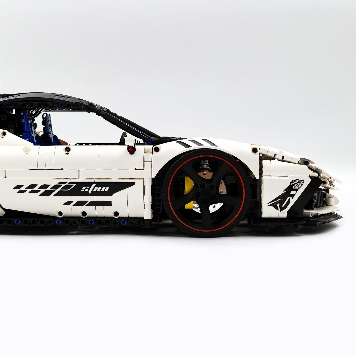 1:8 Ferrari SF90XX White Goddess, The Ultimate Supercar, More Than 12 Features Restored(4100 Pcs)