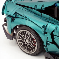 1:8 Aston Martin Valour | RC British Hypercar | Emerald Green Pearlescent Paint Edition (3828 PCS) - BAV BRICK