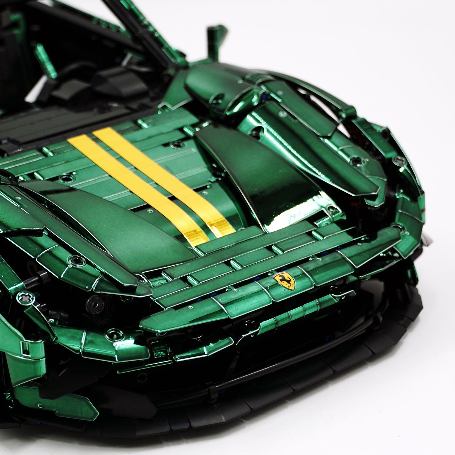 1:8 The Ultimate Ferrari F8XX Convertible, Mirror Venom Green Custom Edition (3781 PCS)