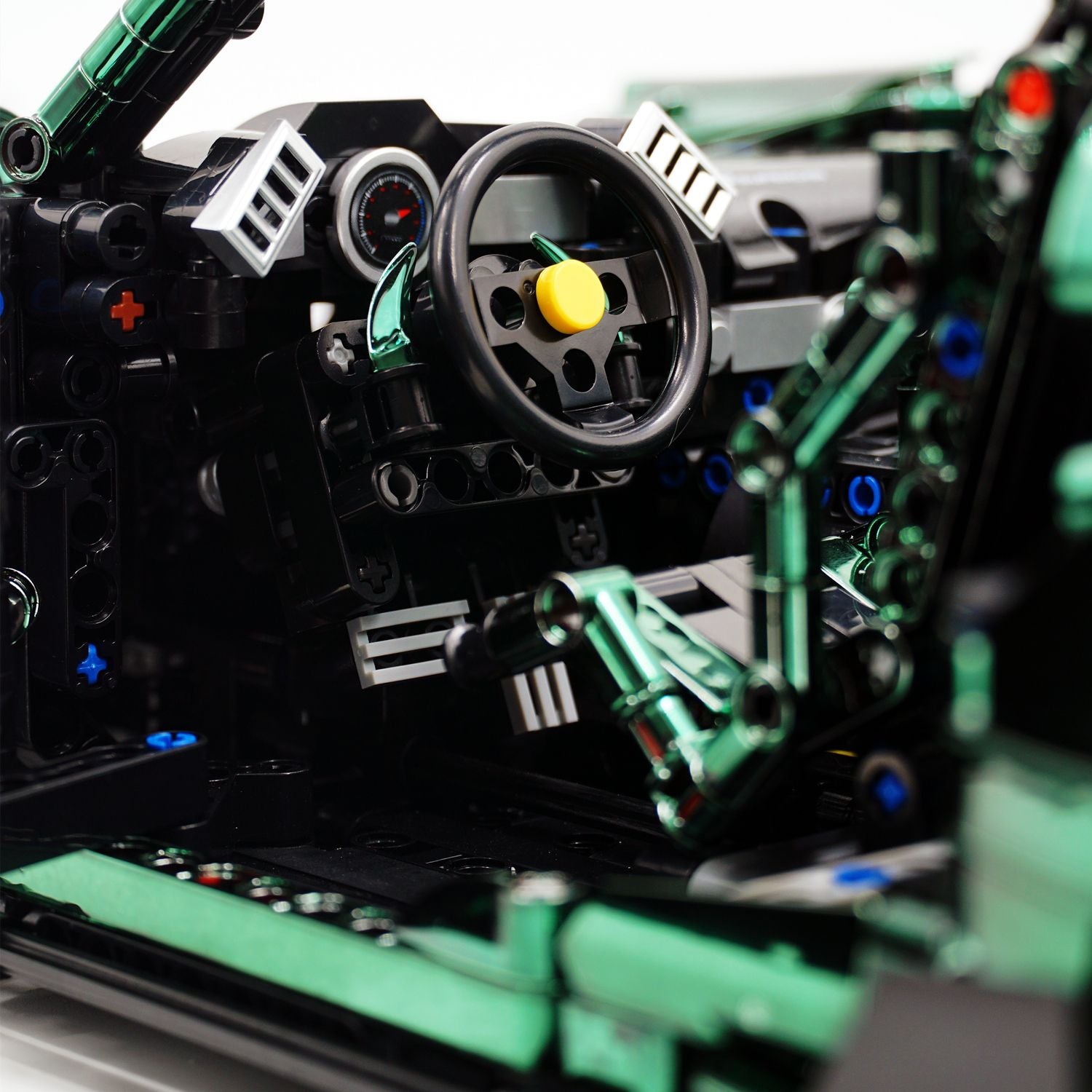 1:8 The Ultimate Ferrari F8XX Convertible, Mirror Venom Green Custom Edition (3781 PCS)