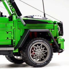 1: 8 Mercedes Benz G 500, Ultimate Maneuver Control Off-Road | Paint Pearlescent Green Custom Edition(3914 Pcs)