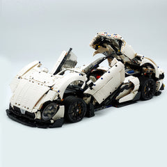 1: 8 Alfa Romeo 33 Stradale Supercar, White Goddess Customized Version (3861 Pcs)
