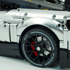1:8 Pagani Huayra bañado en plata Ultimate Edition (4708 piezas)