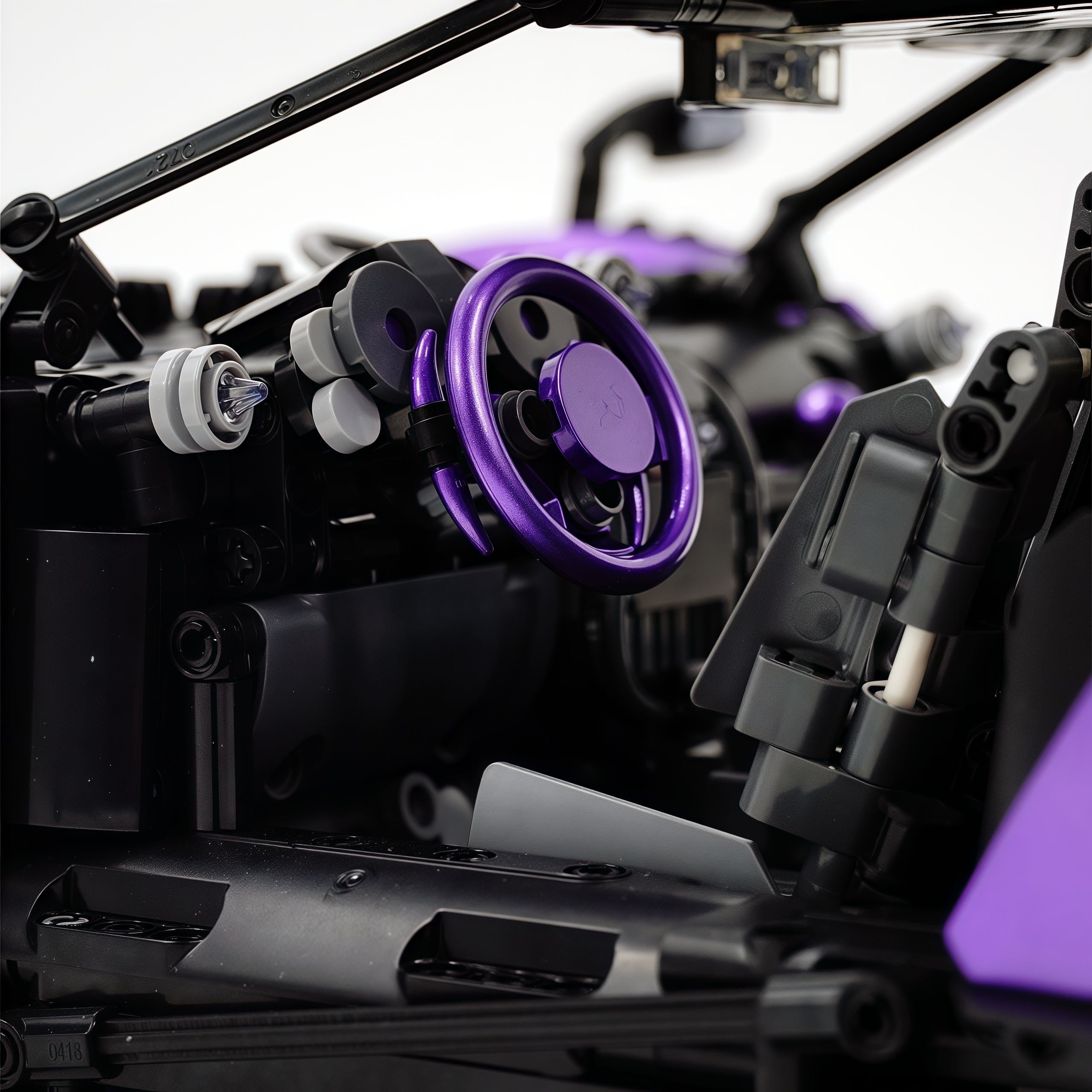 1: 8 Pagani Huayra BC Violet Paint finish Customized Ultimate Edition (4708 Pcs)
