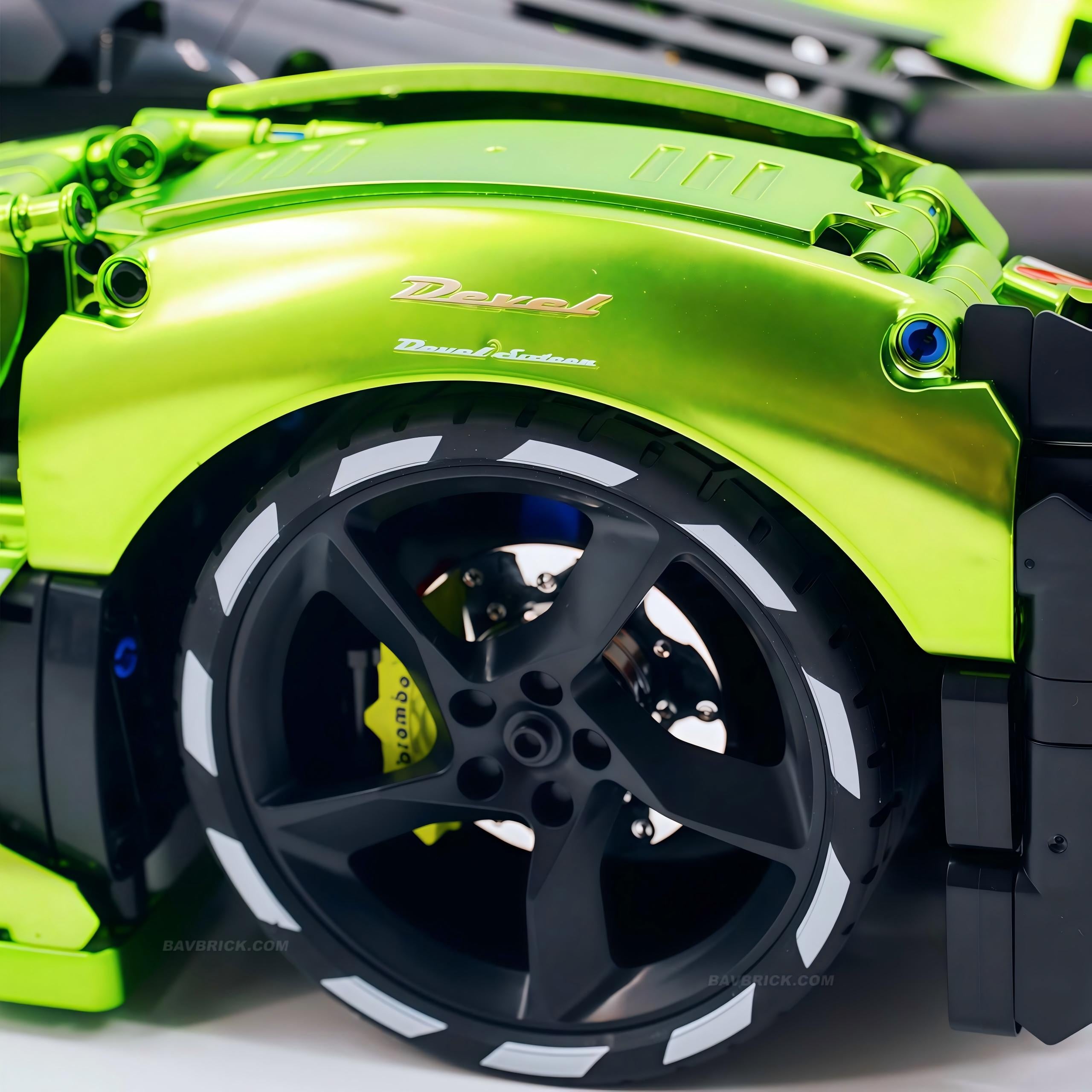 1:8 Devel sixteen V16 | Neon Green Custom Edition | Officially