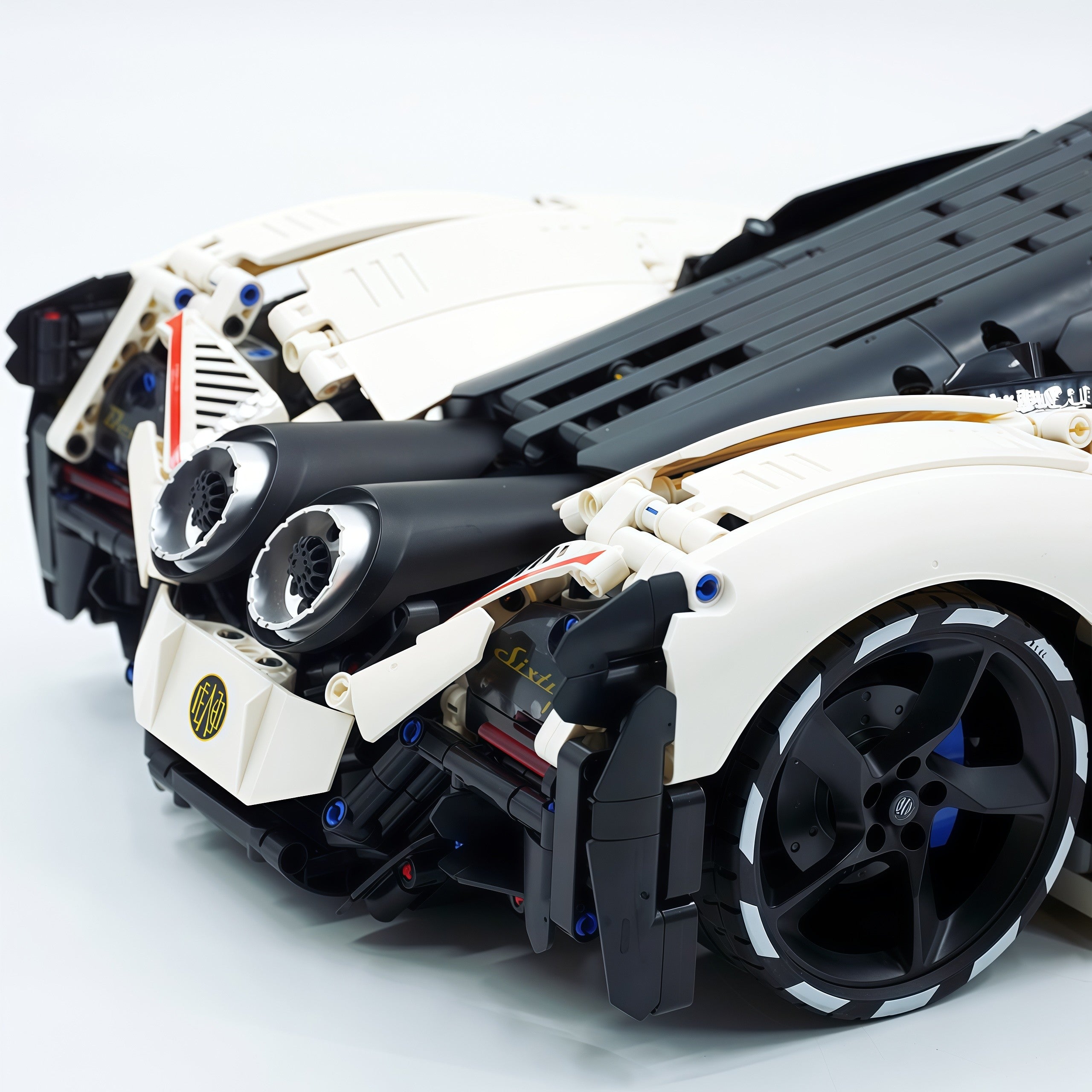 1:8 Devel sixteen V16 | Officially licensed (4016PCS) - BAV BRICK