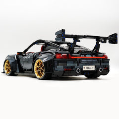 1: 8 Porsche GT2 RS, Limited Mirror Electroplated Edition (3389 Pcs)