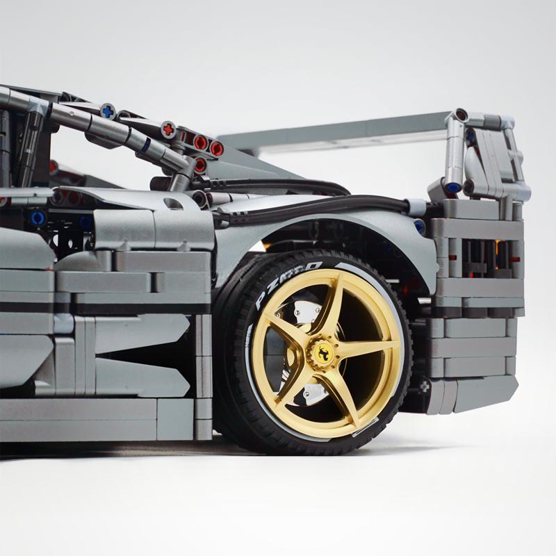 1:8 The Ultimate Ferrari F40 Supercar, RWB White Custom Edition (4026 PCS)