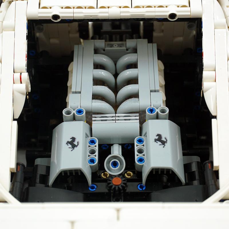 1:8 The Ultimate Ferrari F40 Supercar, RWB White Custom Edition (4026 PCS)