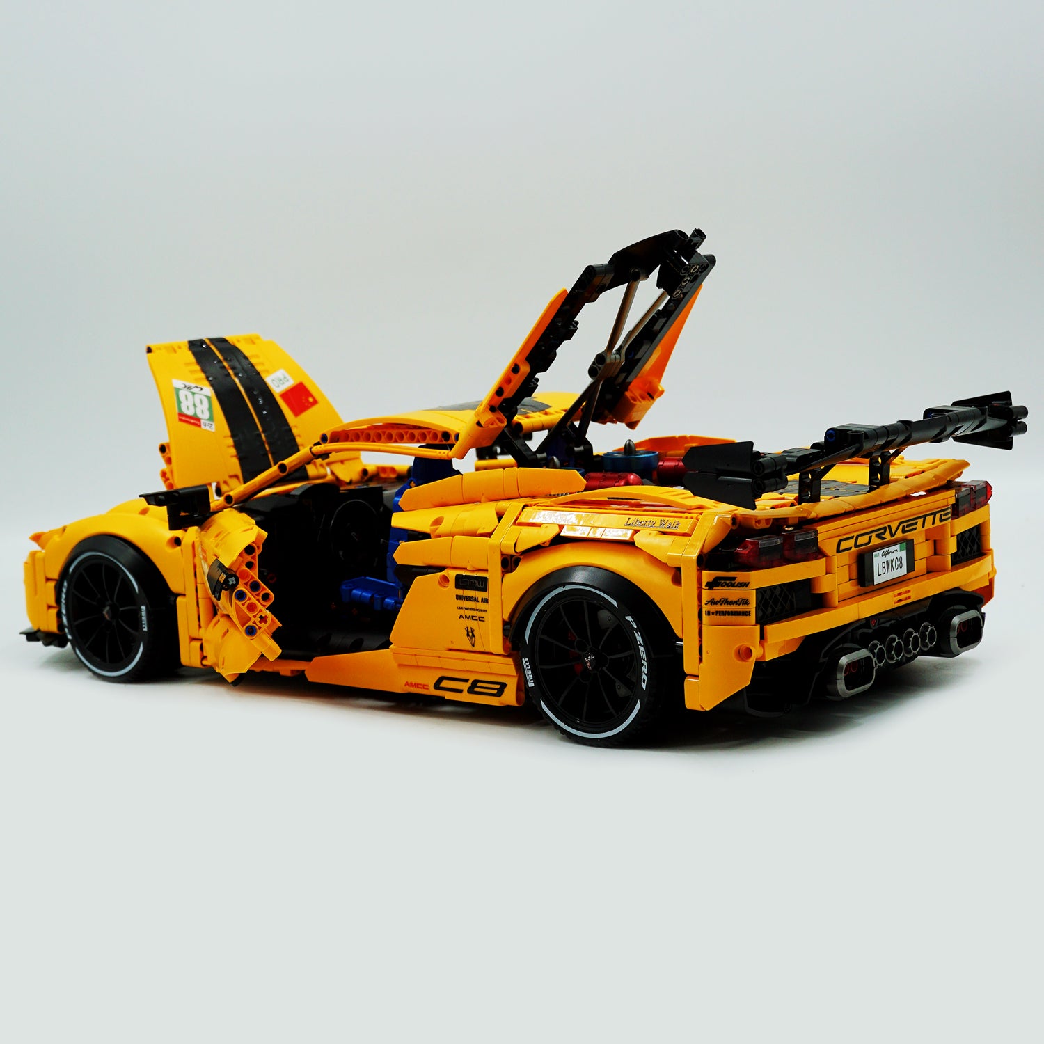 1: 8 juegos de construcción de superdeportivo Corvette C8 con control remoto, cola elevadora eléctrica, chasis elevador eléctrico, puerta eléctrica (3788 piezas)