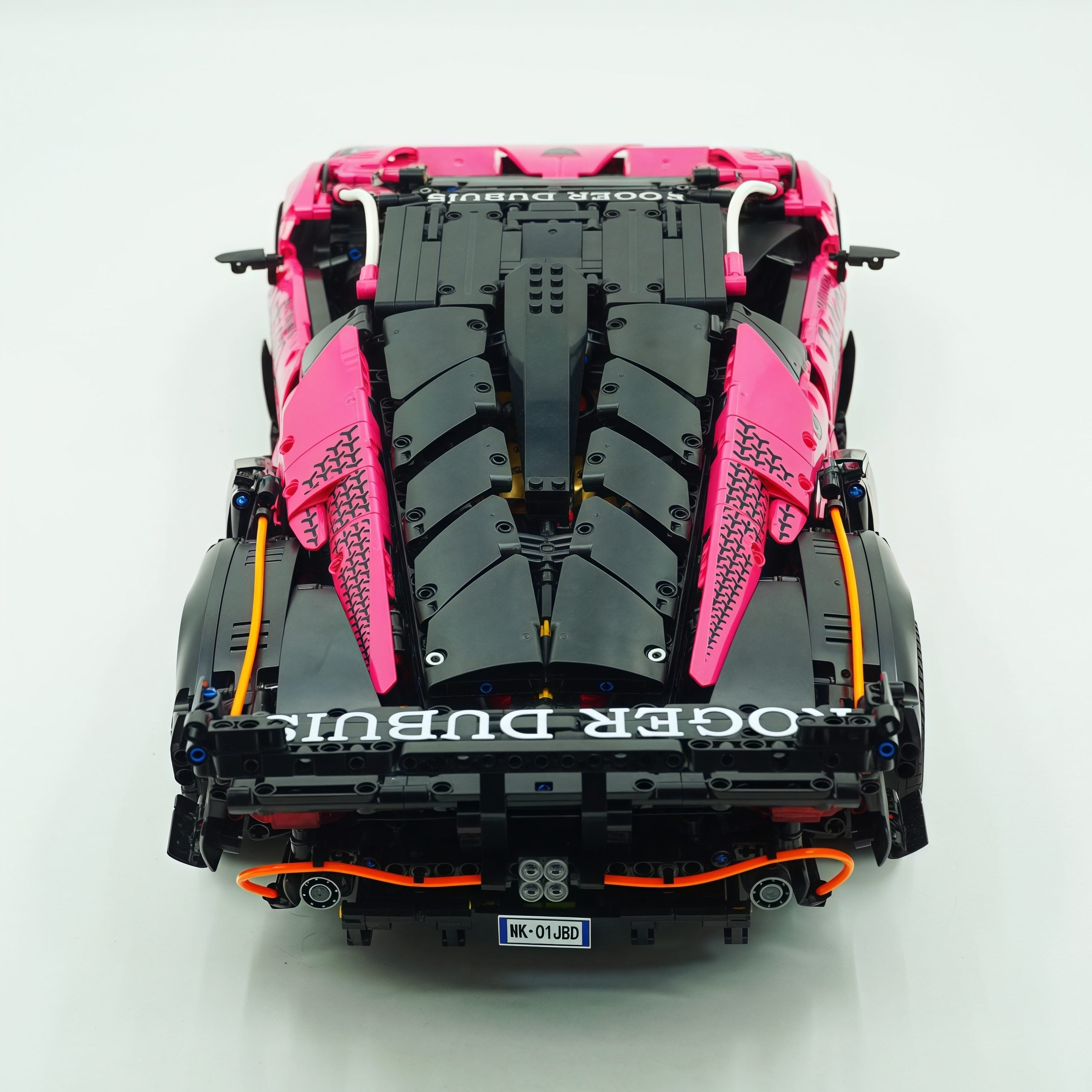1: 8 The Ultimate Lamborghini Essenza SCV12, Pearlescent Macarons Limited Edition (4100+PCS)