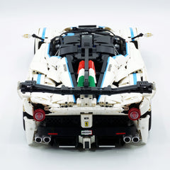 LaFerrari FXXK EVO a escala 1:8 | Edición personalizada con pintura en blanco perla (4580 piezas)