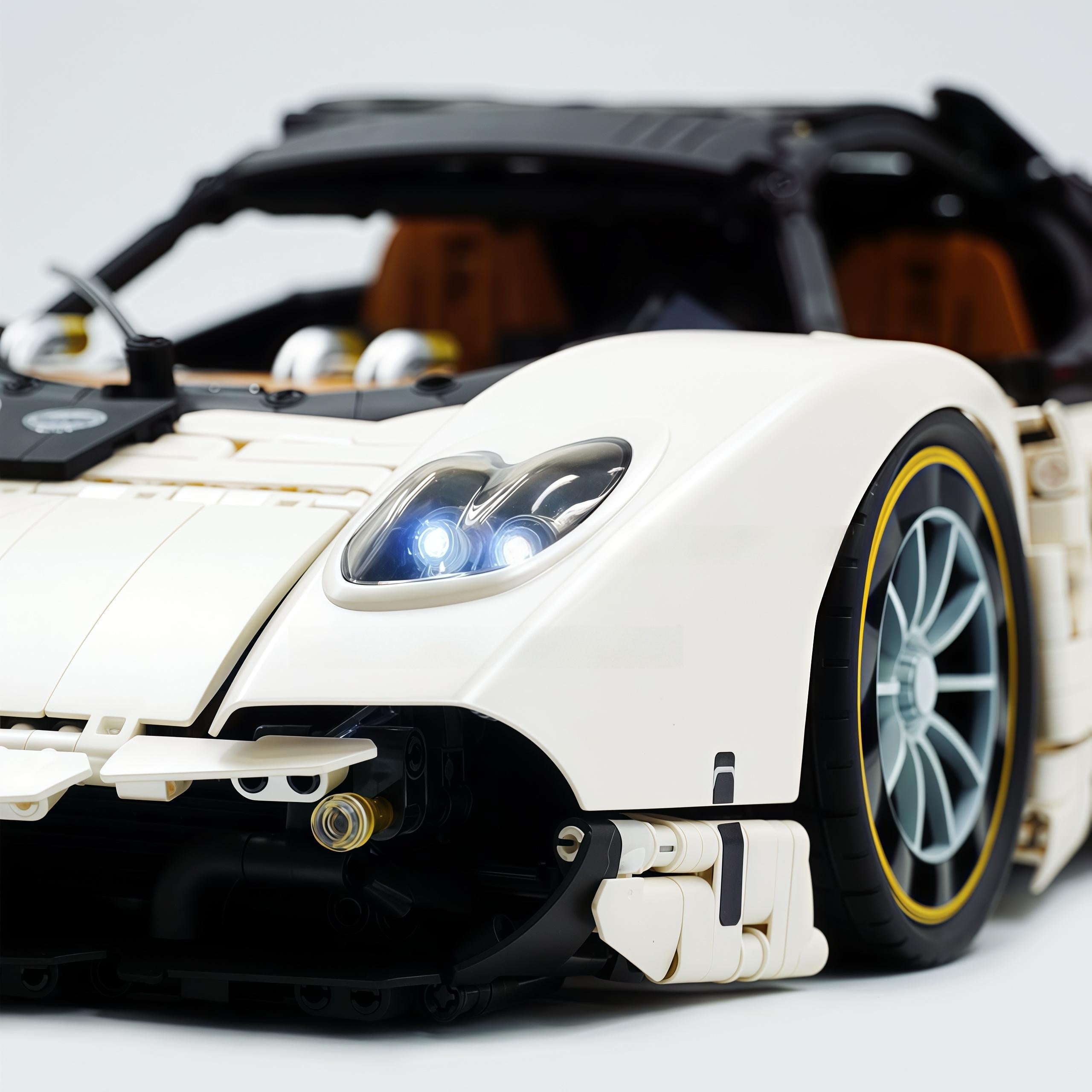 1:8 Pagani Utopia Custom off-white paint – The Ultimate V12 Italian Hypercar (4688 PCS) - BAV BRICK