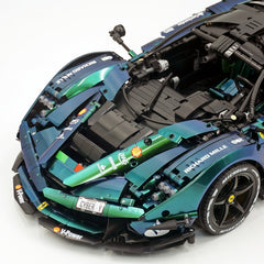 1:8 The Ultimate Italian Hybrid Hypercar EVO | Color Changing Metallic Paint Italian Flagship（副本）