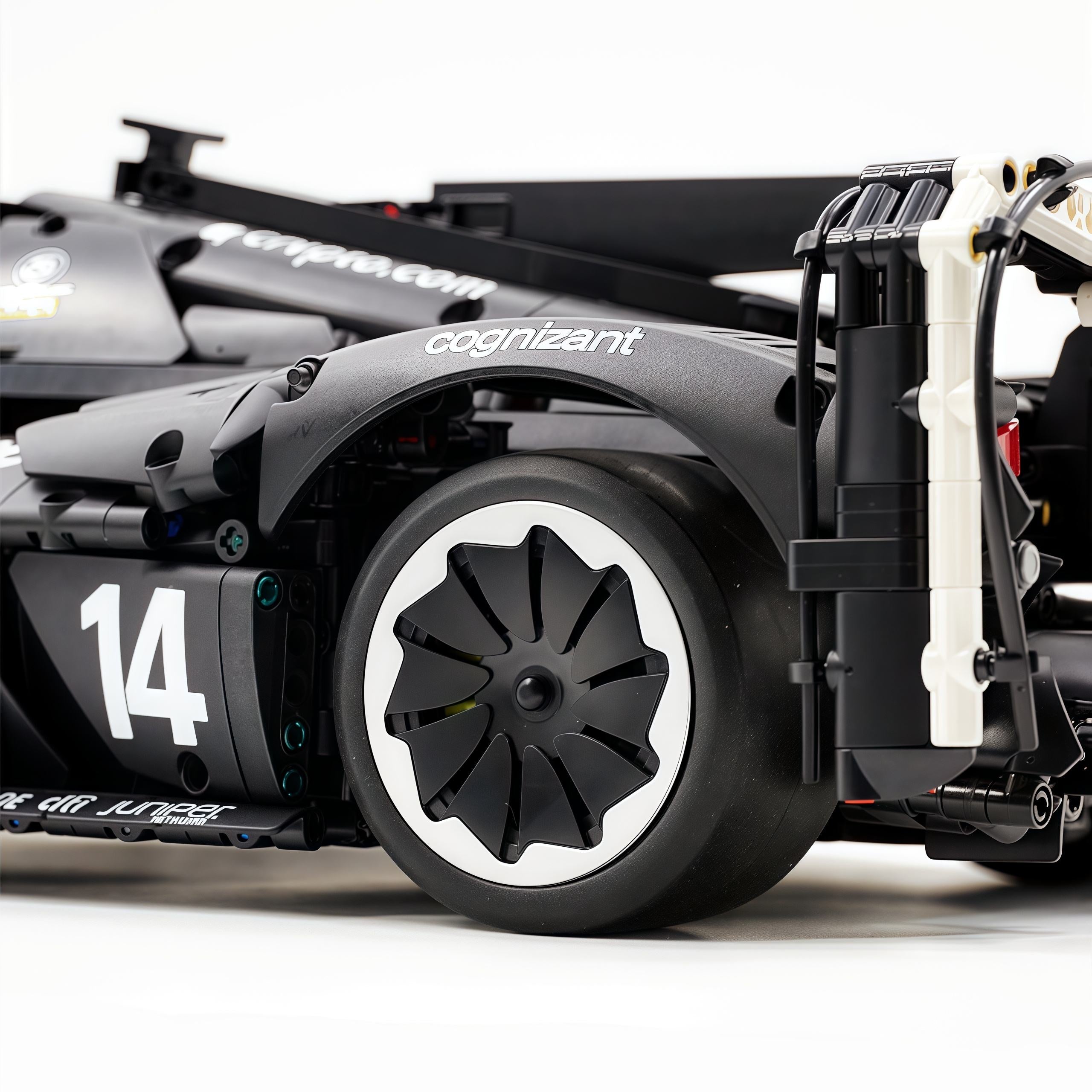 1: 8 Aston Martin Valkyrie Hypercar, Black Samurai Customized Version(3869 Pcs)