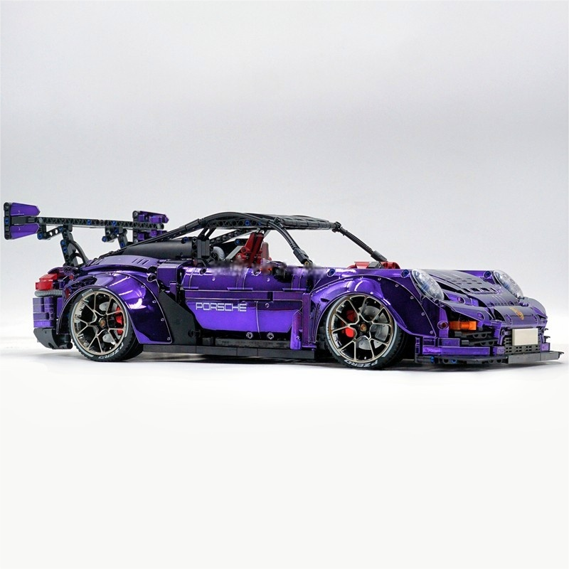 1: 8 Porsche GT2 RS, Limited Mirror Electroplated Edition (3389 Pcs)