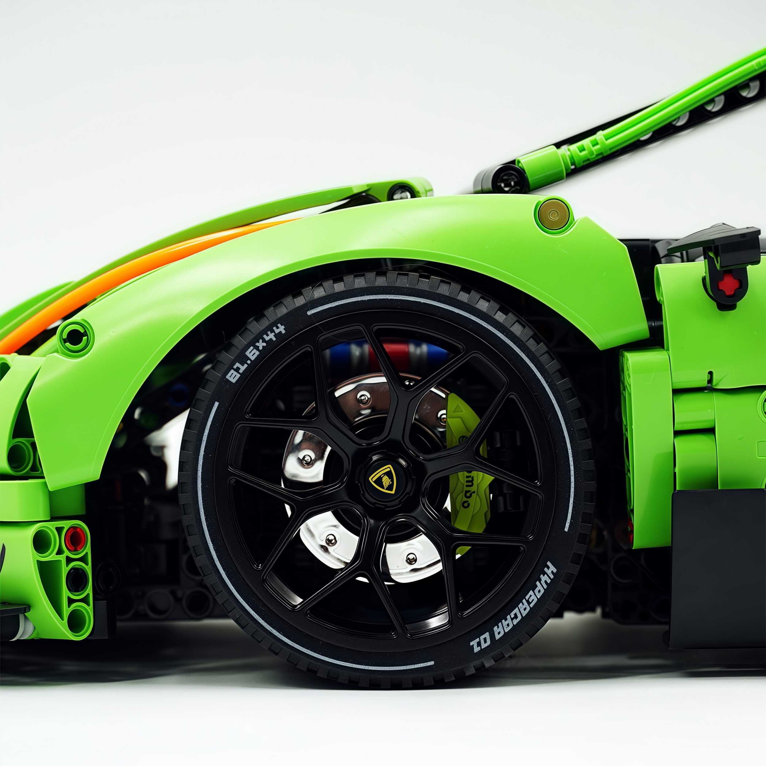 1: 8 The Ultimate Lamborghini Essenza SCV12 (4100+PCS)