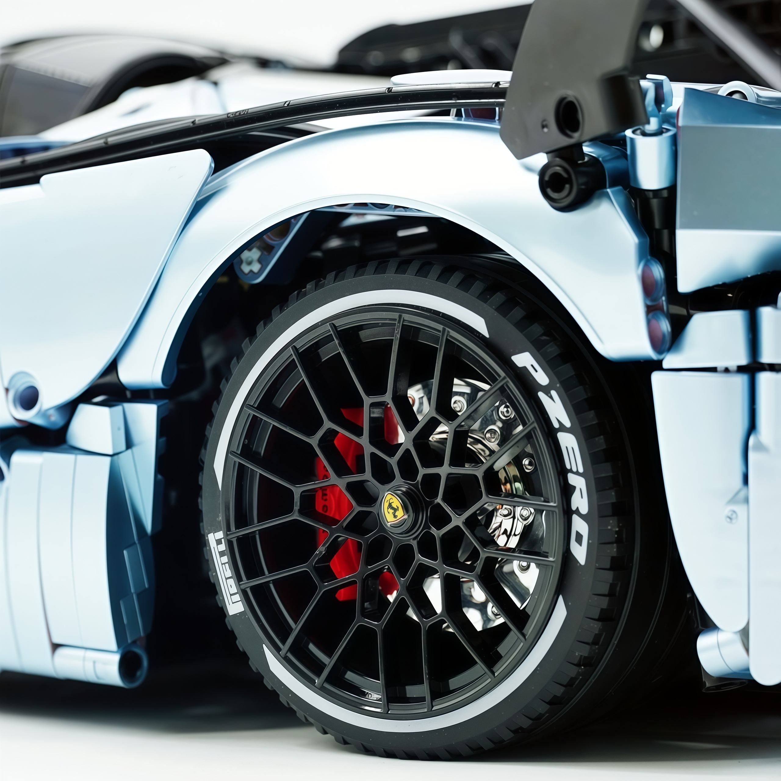 1: 8 LaFerrari FXXK EVO Custom Modified, The Captivating Bolivian B1lue Enamel Paint, Oversized Rear Wing (4739 Pcs)