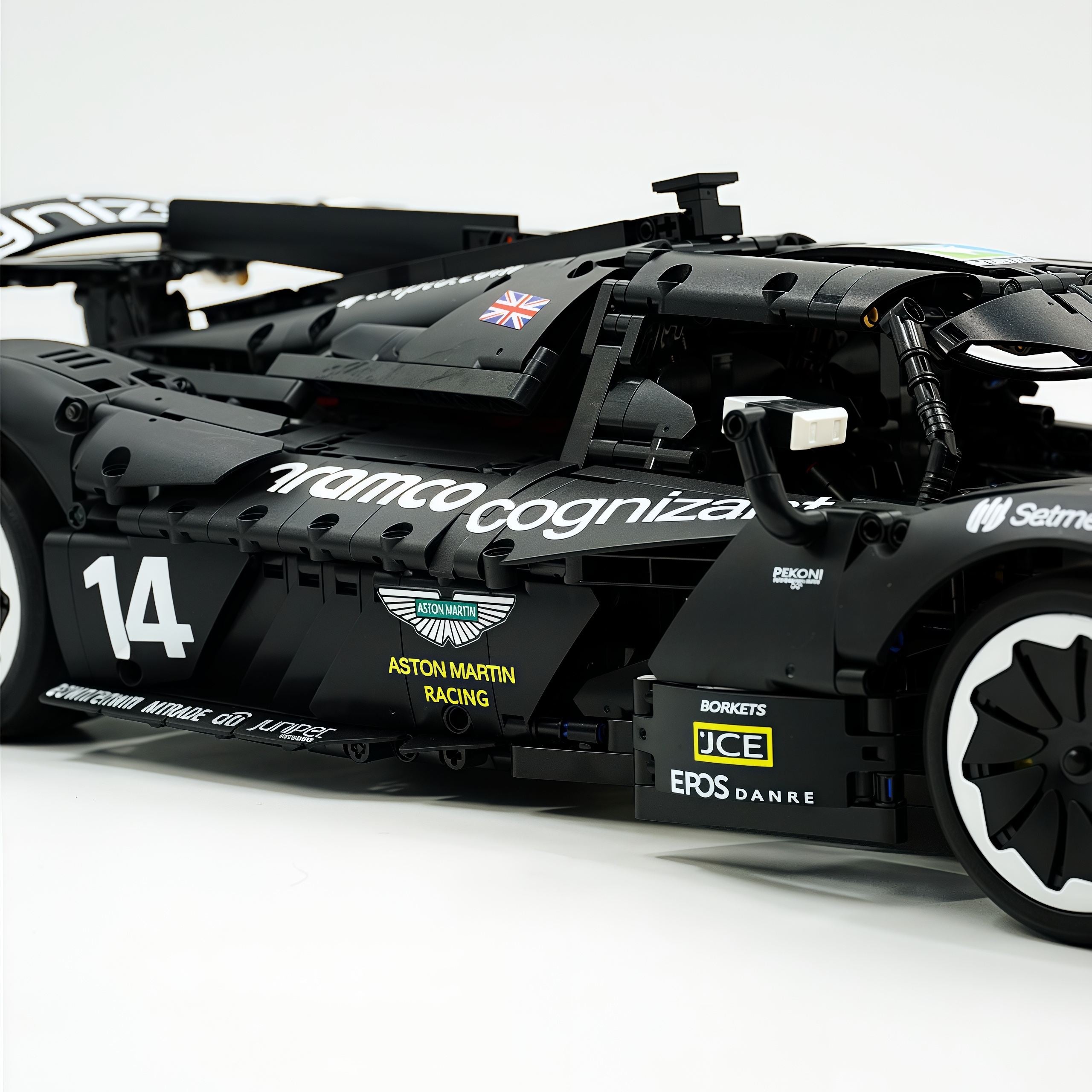 1: 8 Aston Martin Valkyrie Hypercar, Black Samurai Customized Version(3869 Pcs)