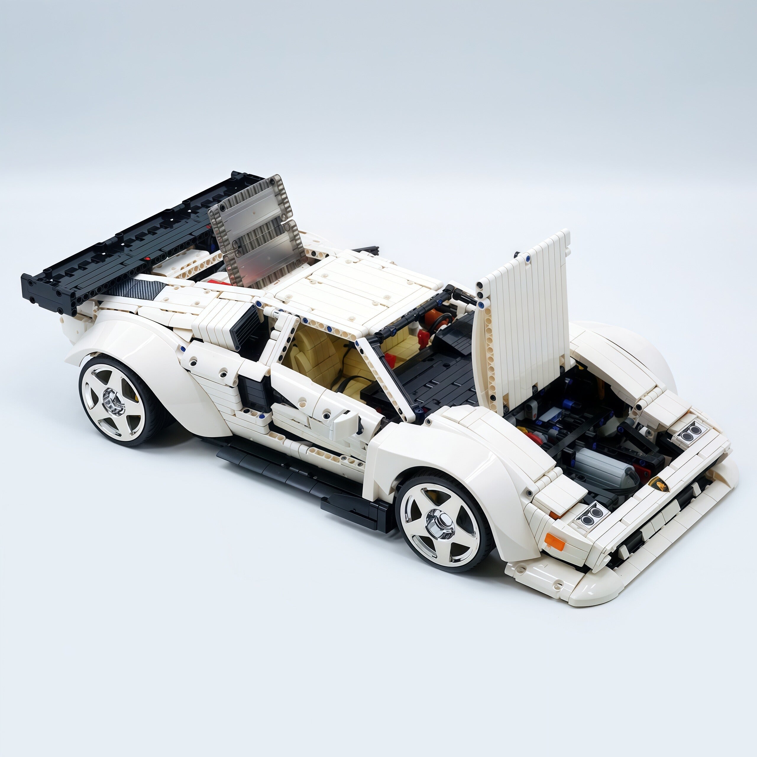 1:8 Widebody Classic Lamborghini Countache 5000 – Pearlescent White Edition (4301 PCS) - BAV BRICK