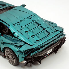 1:8 Aston Martin Valour | RC British Hypercar | Emerald Green Pearlescent Paint Edition (3828 PCS) - BAV BRICK