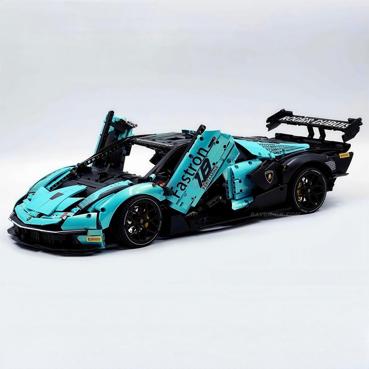 1: 8 The Ultimate Italian Track-Only V12 Hypercar, Pearlescent Tiffany Blue Limited Edition (4100+PCS)