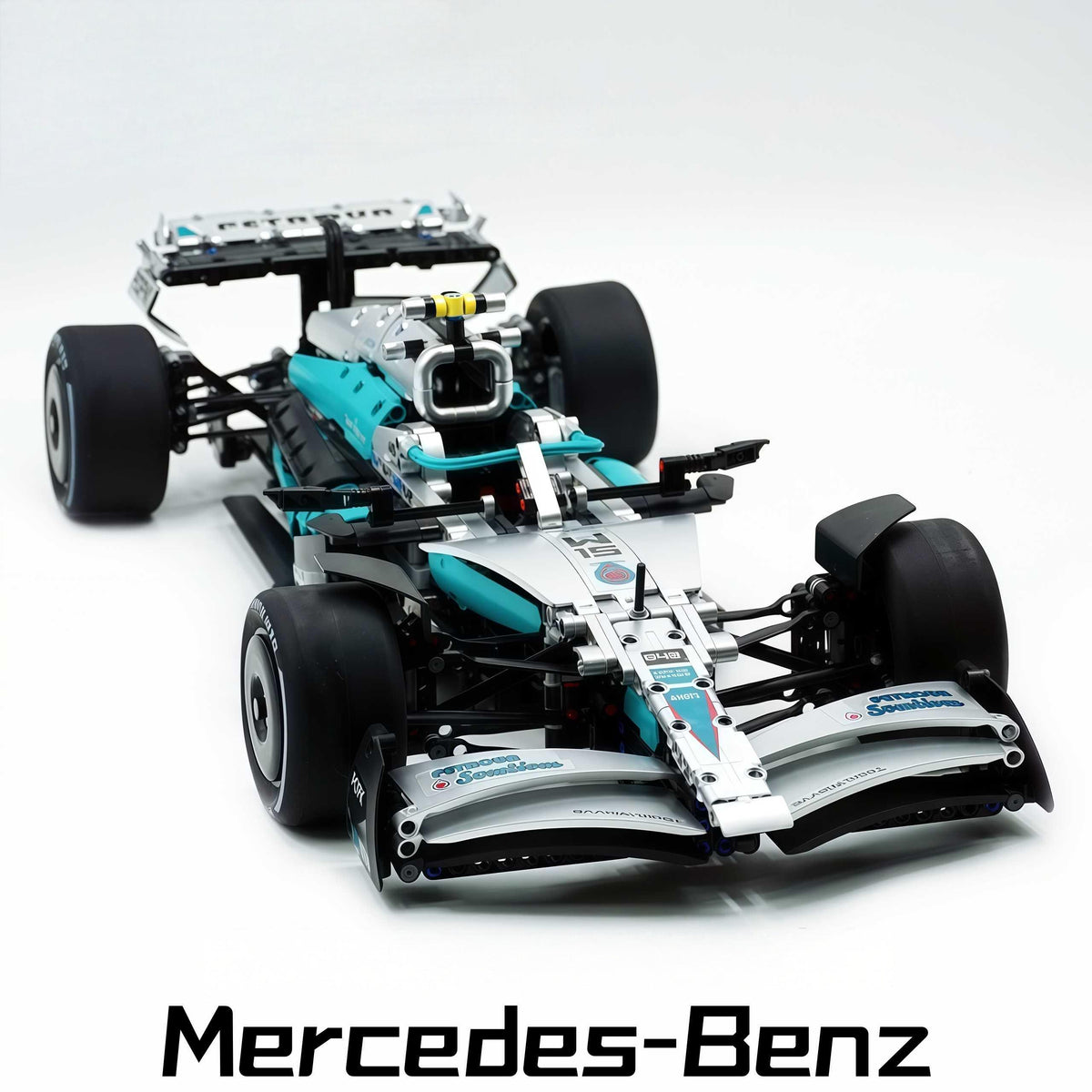 1:8 Mercedes-Benz Abu Dhabi W15 F1 Racing Car (1912 Pcs)