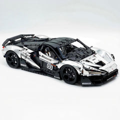 McLaren W1 Ultime à l'échelle 1:8 | Édition Personnalisée Chromée | Livrée dans son Coffret Cadeau d'Origine (Plus de 4200 exemplaires)
