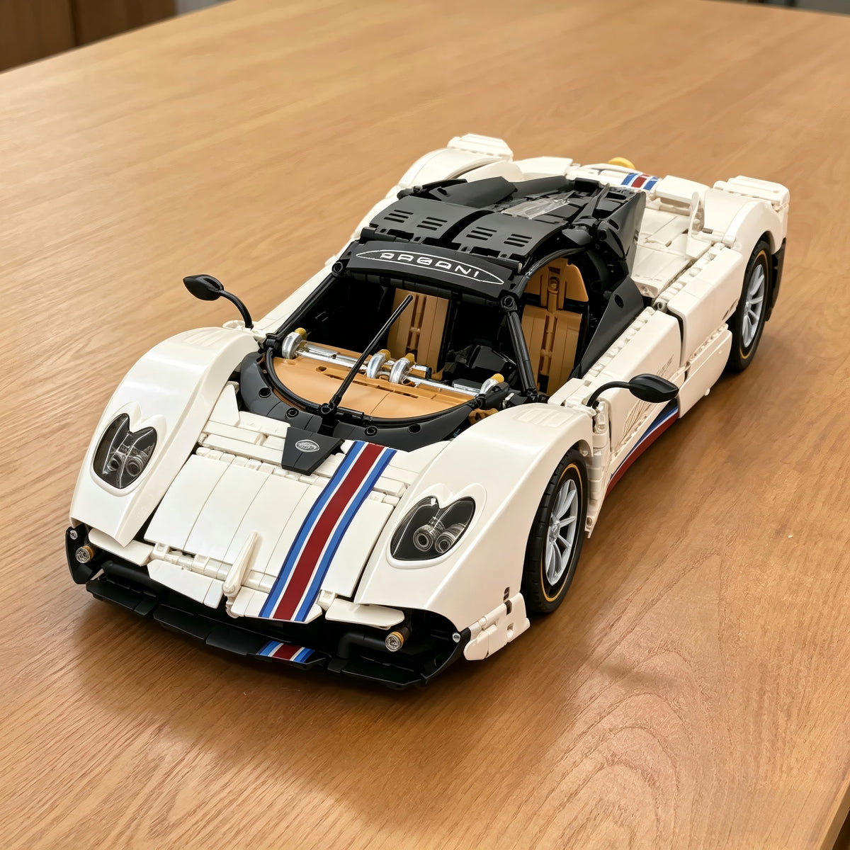 1:8 Pagani Utopia Custom off-white paint – The Ultimate V12 Italian Hypercar (4688 PCS)