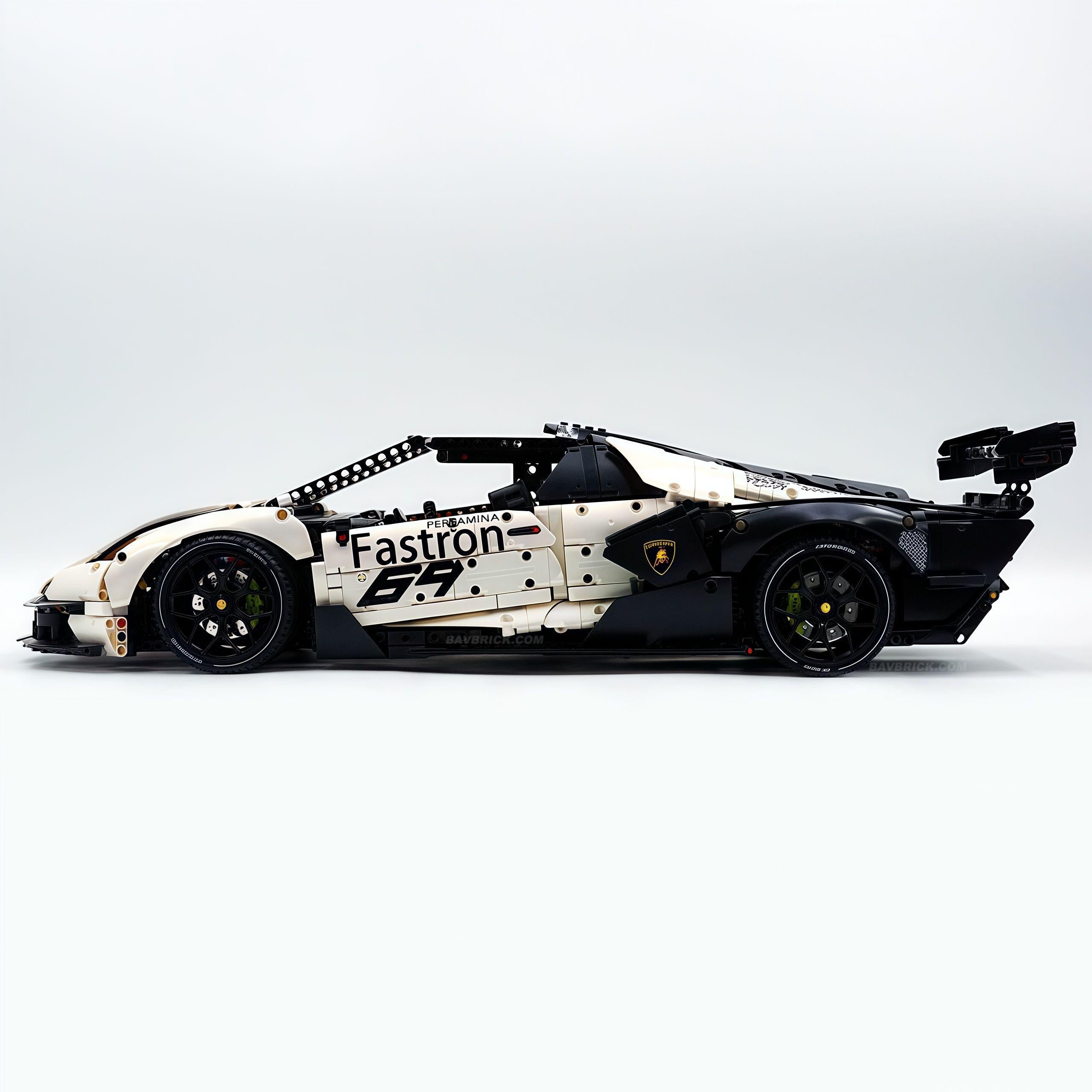 1: 8 The Ultimate Lamborghini Essenza SCV12, White Goddess Limited Edition (4100+PCS)