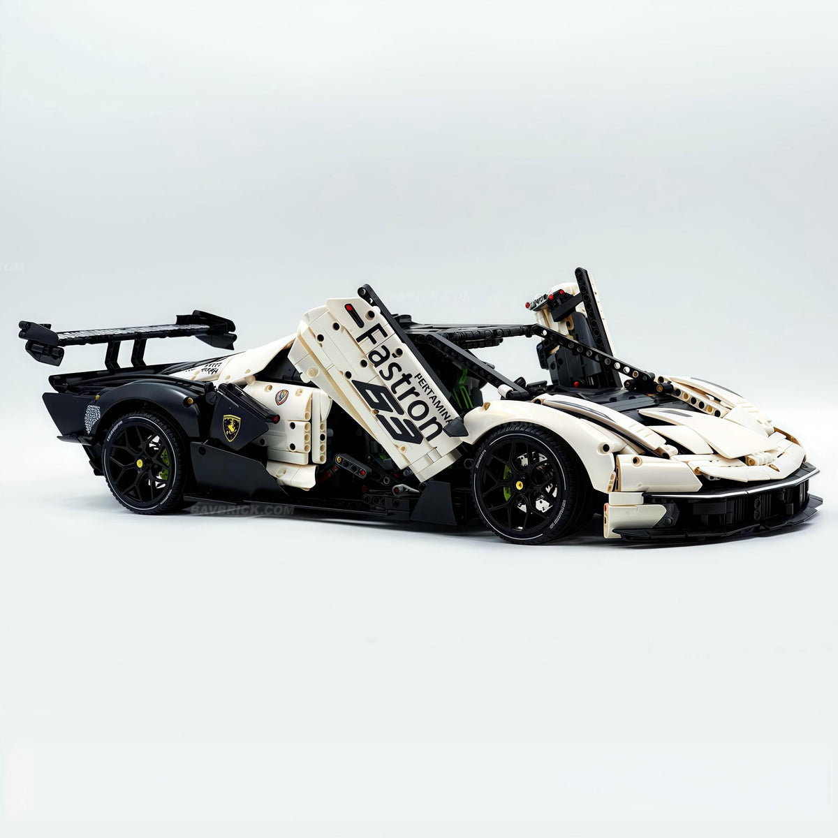 1: 8 The Ultimate Italian Track-Only V12 Hypercar, White Goddess Limited Edition (4100+PCS)