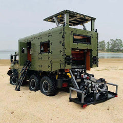 1:8 Remote-Controlled Mercedes Unimog Expedition Truck | Fully Motorized Collector’s Edition (6689 PCS)