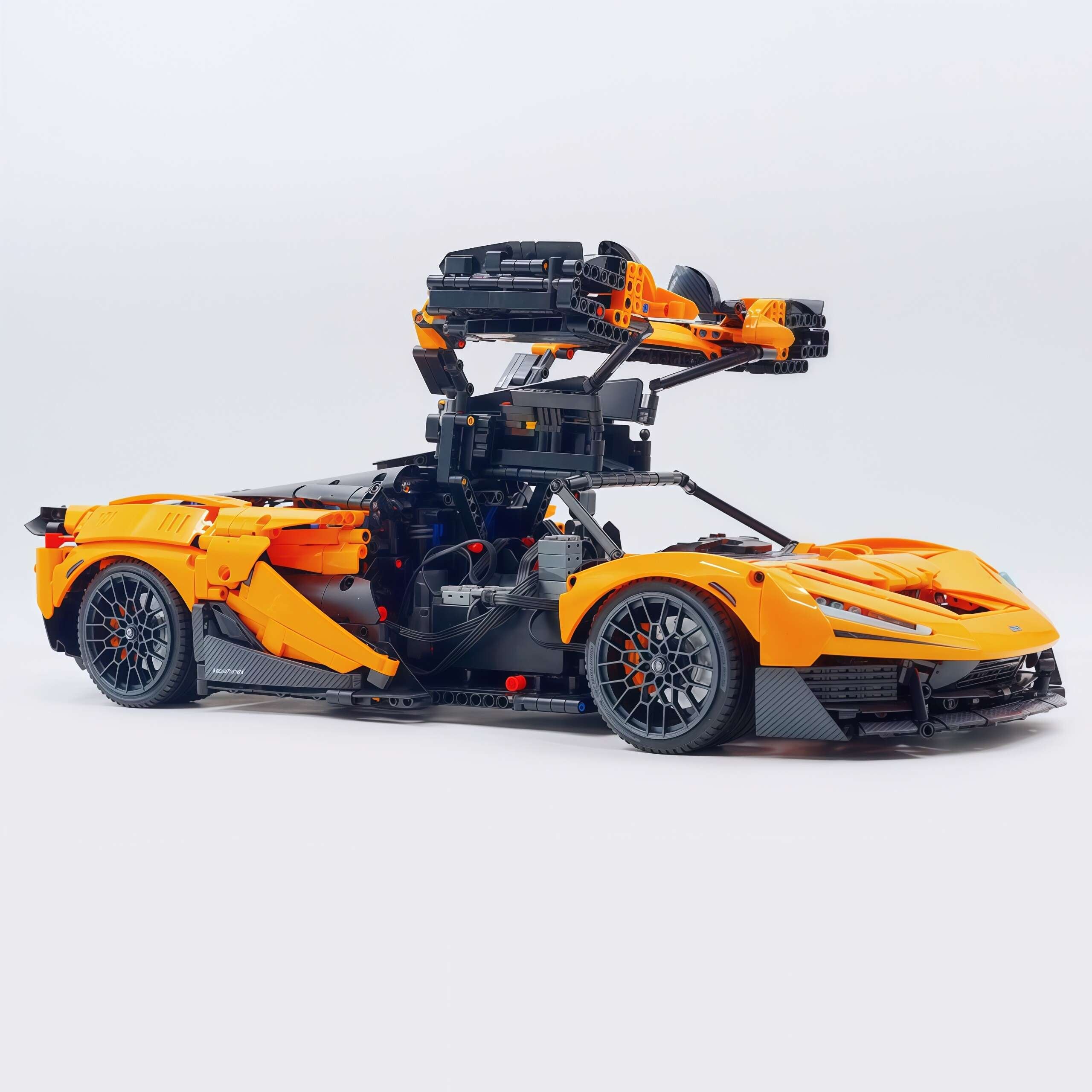 1:8 McLaren Streamer Orange Limited Edition (3466+ PCS) - BAV BRICK