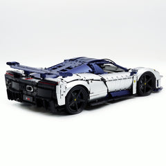 The Ultimate FERRARI F80 Prancing Horse Hypercar 4702pcs | Silver Limited Edition